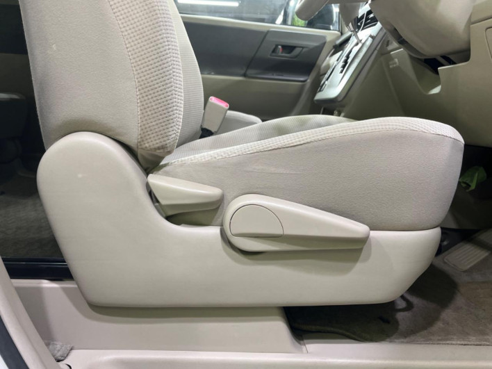 2009 Toyota Noah DBA-ZRR70G (UW-69f1f7f1b1fb0)[27]
