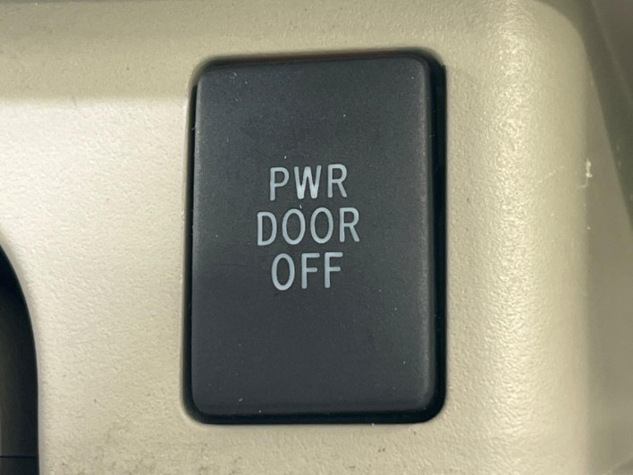 2009 Toyota Noah DBA-ZRR70G (UW-69f1f7f1b1fb0)[23]