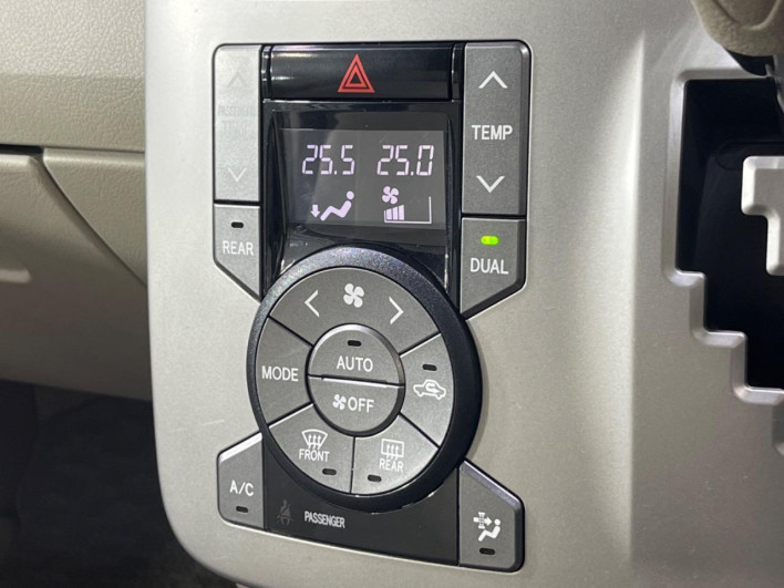 2009 Toyota Noah DBA-ZRR70G (UW-69f1f7f1b1fb0)[13]