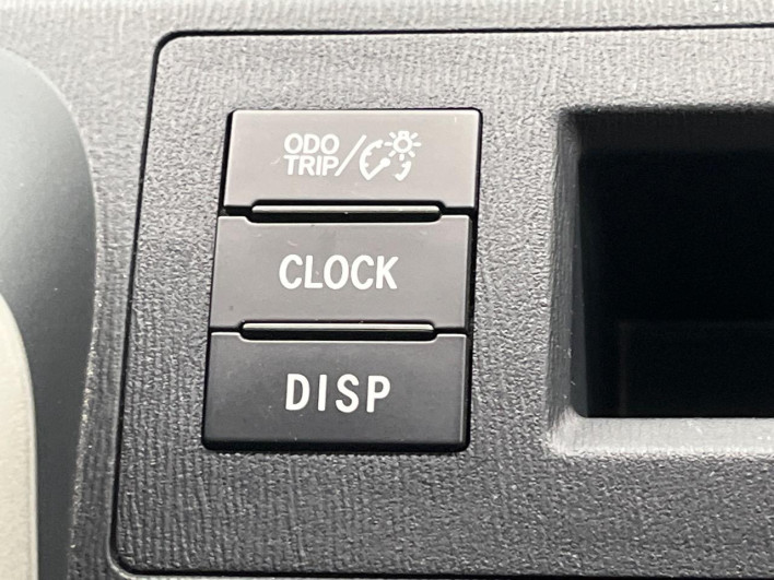 2013 Toyota Voxy DBA-ZRR70G (UW-69f1f7f1d3f47)[26]