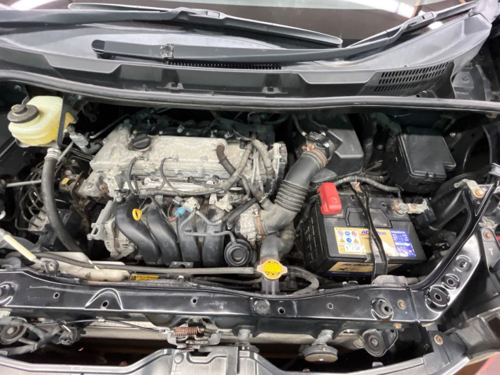 2013 Toyota Voxy DBA-ZRR70G (UW-69f1f7f1d3f47)[4]