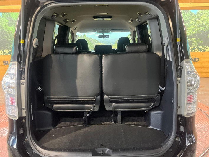 2013 Toyota Voxy DBA-ZRR70G (UW-69f1f7f1d3f47)[13]