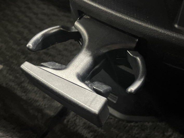 2013 Toyota Voxy DBA-ZRR70G (UW-69f1f7f1d3f47)[23]
