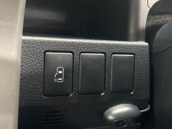 2013 Toyota Voxy DBA-ZRR70G (UW-69f1f7f1d3f47)[21]