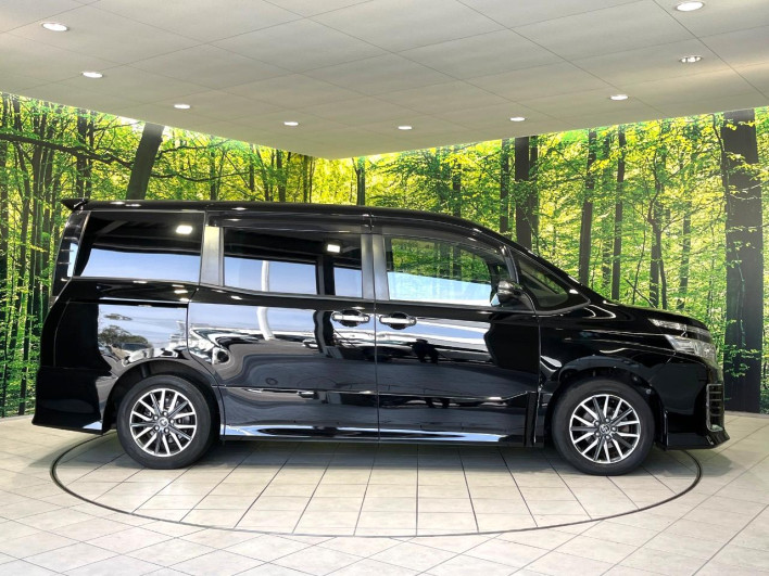 2015 Toyota Voxy DBA-ZRR80W (UW-69f1f7f20ec4d)[10]