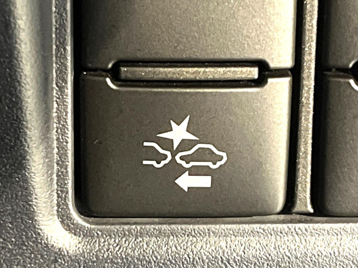 2017 Toyota Voxy DBA-ZRR80W (UW-69f1f7f251c2c)[14]