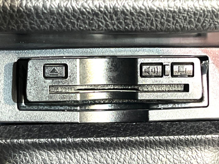 2017 Toyota Voxy DBA-ZRR80W (UW-69f1f7f251c2c)[17]