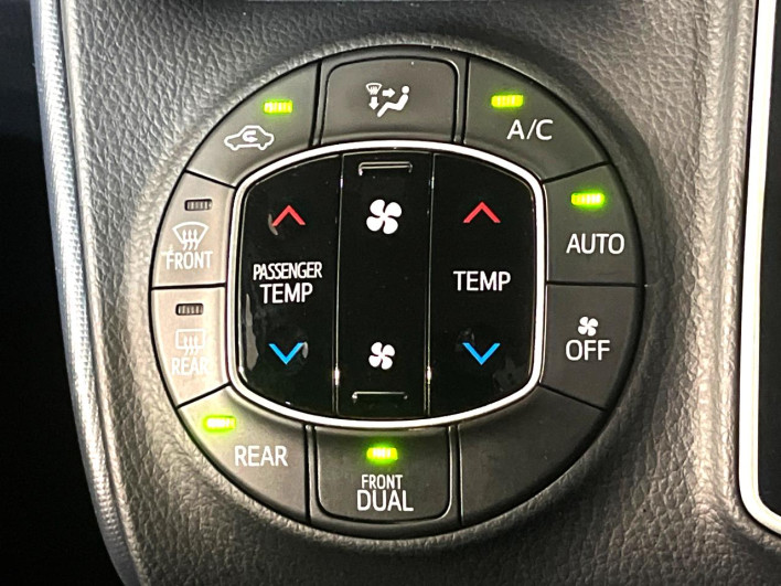 2017 Toyota Voxy DBA-ZRR80W (UW-69f1f7f251c2c)[19]