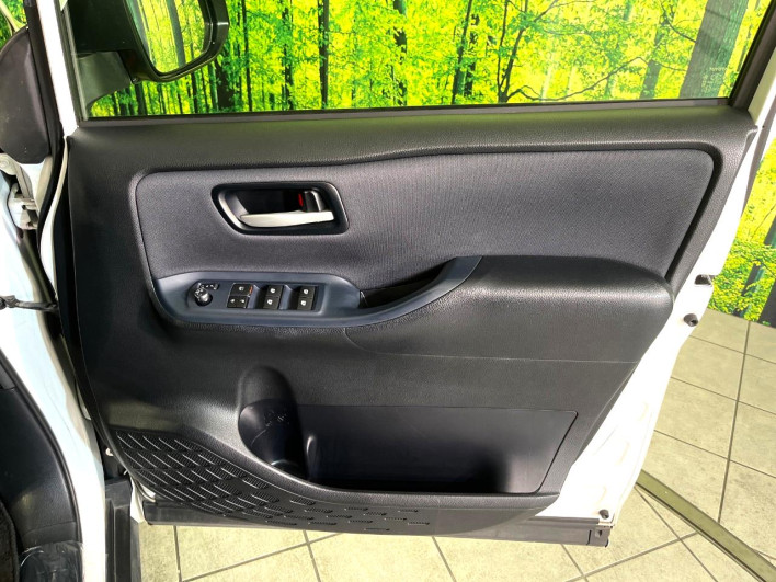 2017 Toyota Voxy DBA-ZRR80W (UW-69f1f7f251c2c)[9]