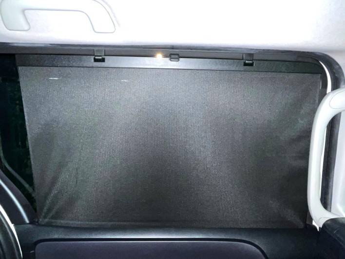 2017 Toyota Voxy DBA-ZRR80W (UW-69f1f7f251c2c)[4]