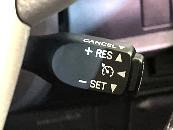 2017 Toyota Voxy DBA-ZRR80W (UW-69f1f7f251c2c)[28]