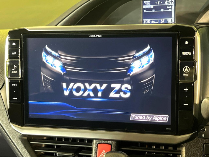 2017 Toyota Voxy DBA-ZRR80W (UW-69f1f7f251c2c)[18]