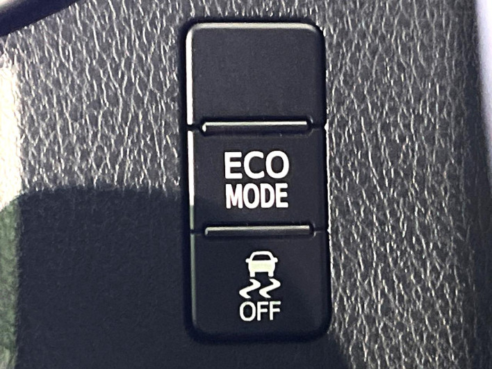 2017 Toyota Voxy DBA-ZRR80W (UW-69f1f7f251c2c)[22]