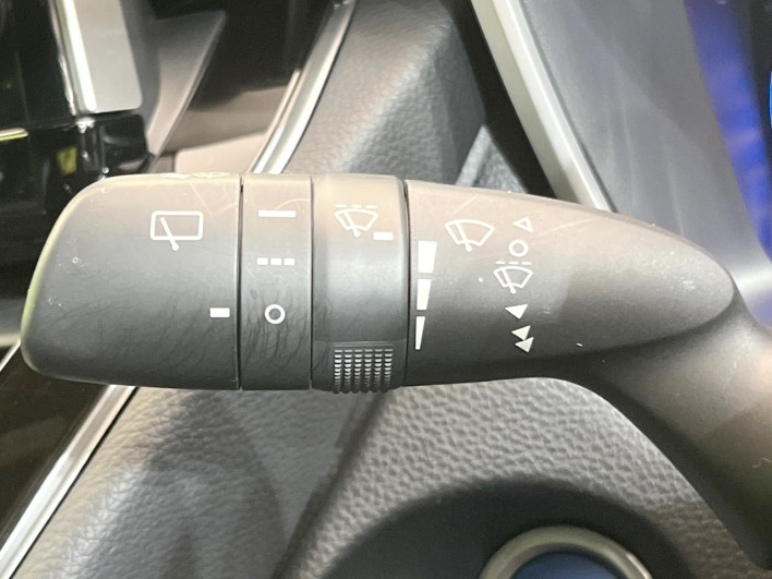 2023 Toyota Corolla Cross 6AA-ZVG11 (UW-69f1f7f85f3be)[22]