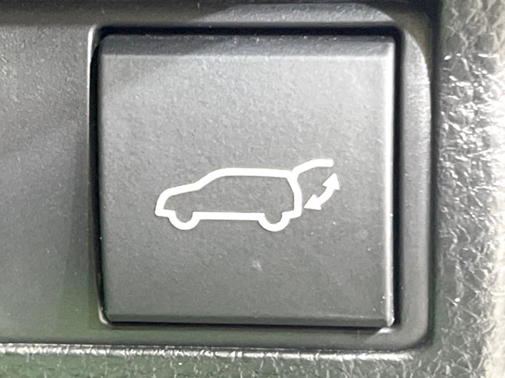 2023 Toyota Corolla Cross 6AA-ZVG11 (UW-69f1f7f85f3be)[17]