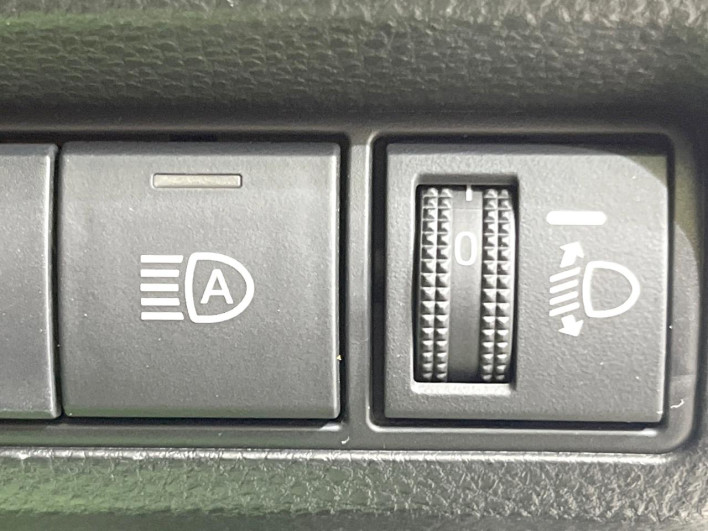 2023 Toyota Corolla Cross 6AA-ZVG11 (UW-69f1f7f85f3be)[16]