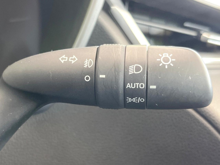 2023 Toyota Corolla Cross 6AA-ZVG11 (UW-69f1f7f85f3be)[21]