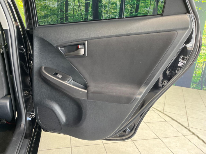 2015 Toyota Prius DAA-ZVW30 (UW-69f1f7fc53b9f)[20]