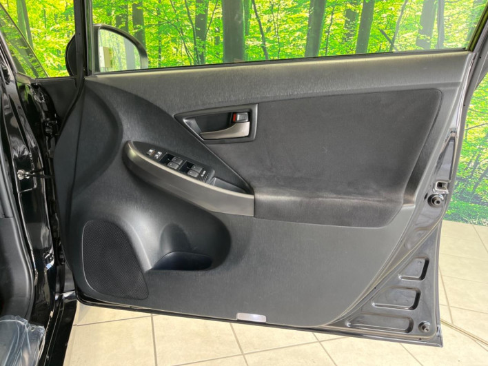 2015 Toyota Prius DAA-ZVW30 (UW-69f1f7fc53b9f)[24]