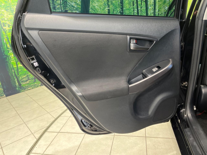 2015 Toyota Prius DAA-ZVW30 (UW-69f1f7fc53b9f)[12]