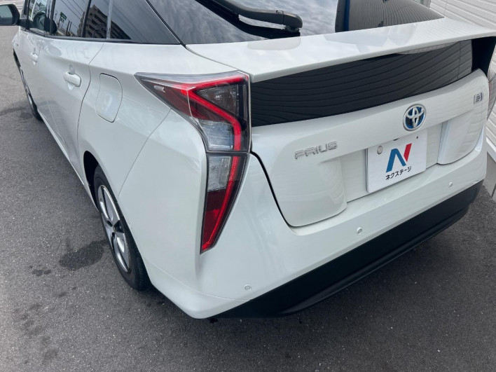 2016 Toyota Prius DAA-ZVW51 (UW-69f1f7fe81ec0)[13]