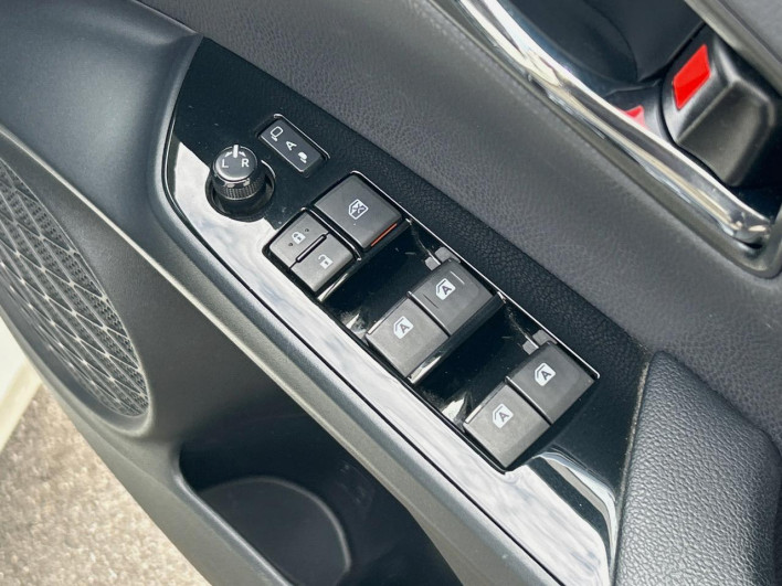 2016 Toyota Prius DAA-ZVW51 (UW-69f1f7fe81ec0)[19]