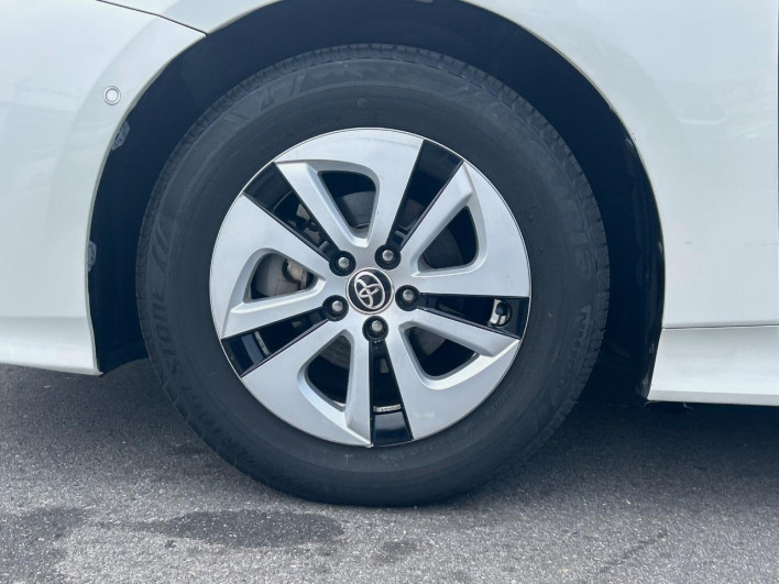 2016 Toyota Prius DAA-ZVW51 (UW-69f1f7fe81ec0)[15]