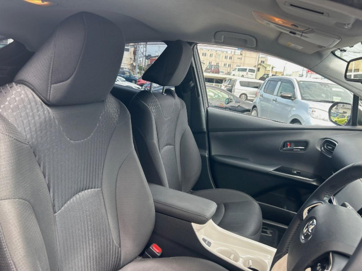 2016 Toyota Prius DAA-ZVW51 (UW-69f1f7fe81ec0)[20]