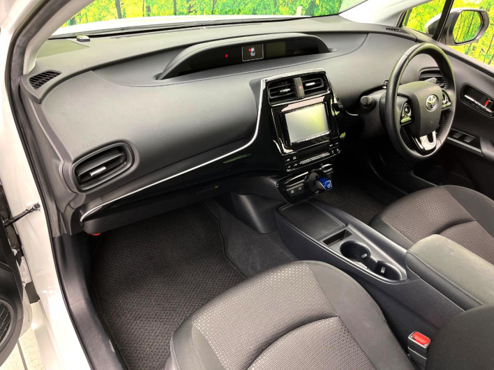 2021 Toyota Prius 6AA-ZVW51 (UW-69f1f7fec72d4)[20]
