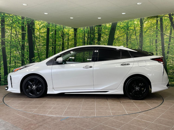 2022 Toyota Prius 6AA-ZVW51 (UW-69f1f800284a9)[13]