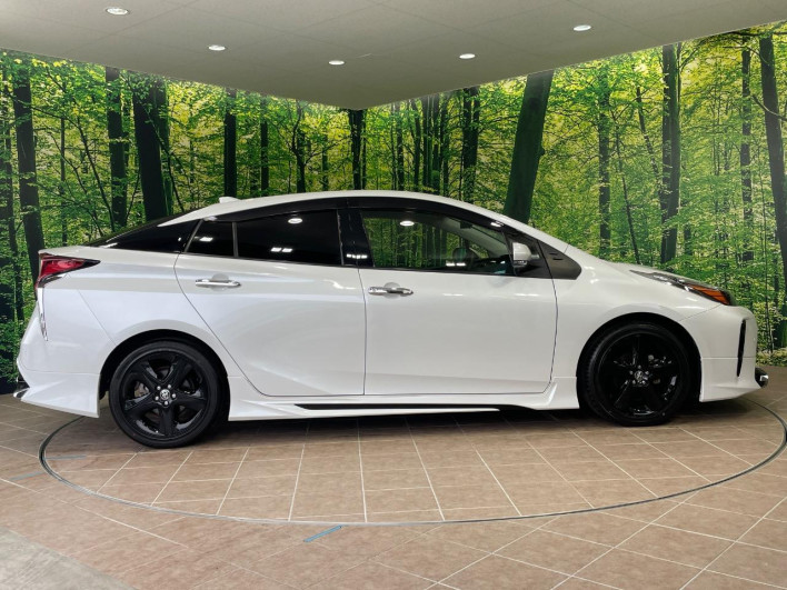 2022 Toyota Prius 6AA-ZVW51 (UW-69f1f800284a9)[17]