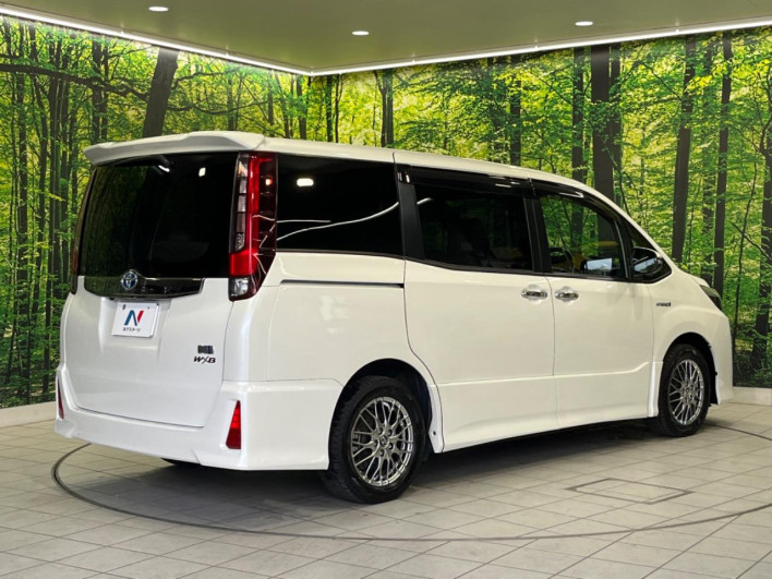 2017 Toyota Noah DAA-ZWR80W (UW-69f1f805a74e5)[8]