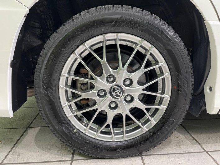 2017 Toyota Noah DAA-ZWR80W (UW-69f1f805a74e5)[20]