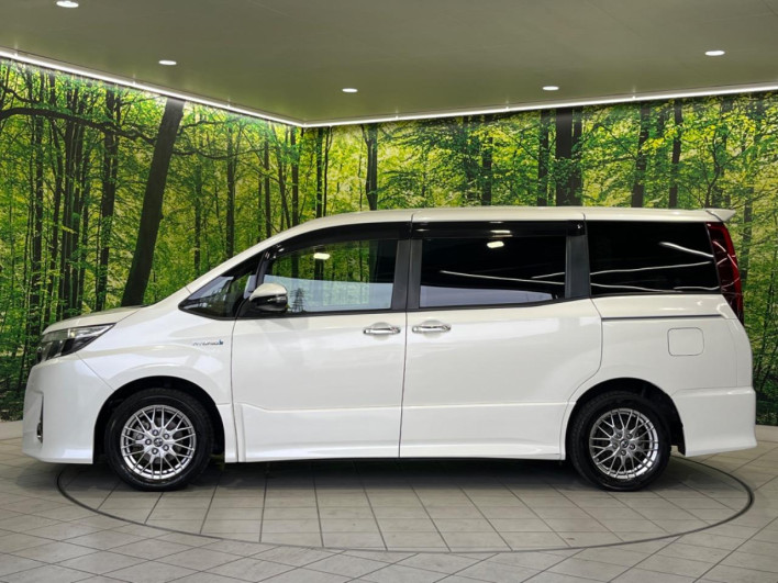 2017 Toyota Noah DAA-ZWR80W (UW-69f1f805a74e5)[11]