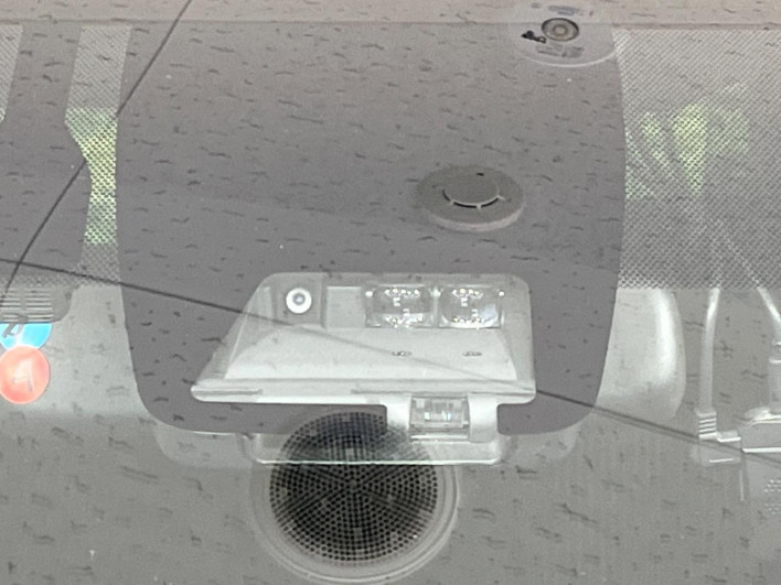 2020 Toyota Voxy DAA-ZWR80W (UW-69f1f80719e24)[13]