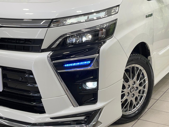 2020 Toyota Voxy DAA-ZWR80W (UW-69f1f80719e24)[8]
