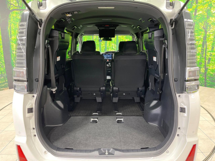 2020 Toyota Voxy DAA-ZWR80W (UW-69f1f80719e24)[21]