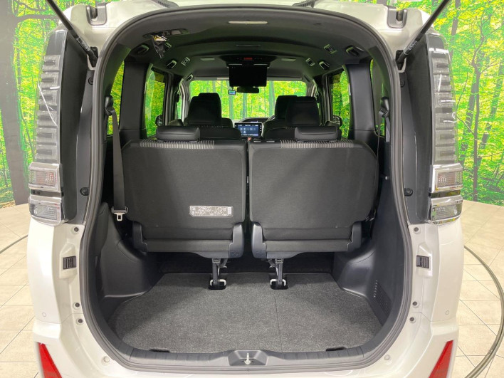 2020 Toyota Voxy DAA-ZWR80W (UW-69f1f80719e24)[20]