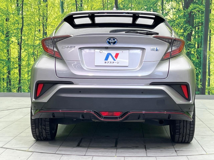 2017 Toyota C-HR DAA-ZYX10 (UW-69f1f80d3f485)[19]