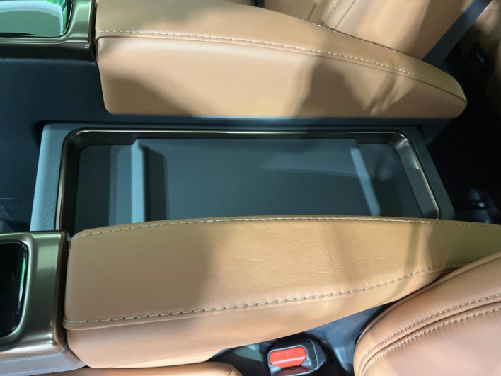 2026 Toyota Vellfire Hybrid 6AA-AAHH40W (UW-69f2a3e6e1c91)[26]