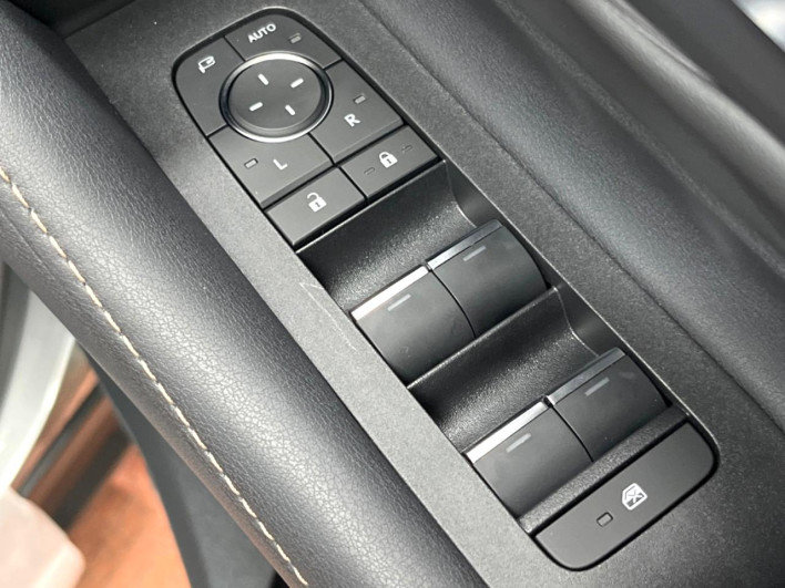2026 Toyota Vellfire Hybrid 6AA-AAHH40W (UW-69f2a3e7339f4)[27]