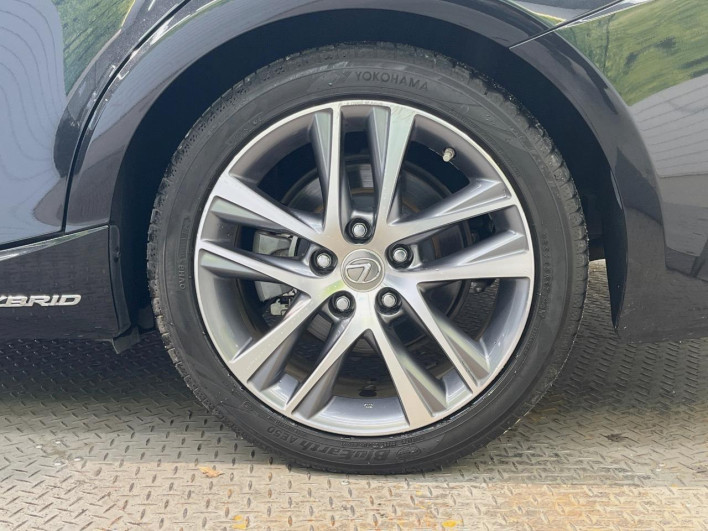 2017 Lexus IS DAA-AVE30 (UW-69f2a3f8f3703)[13]