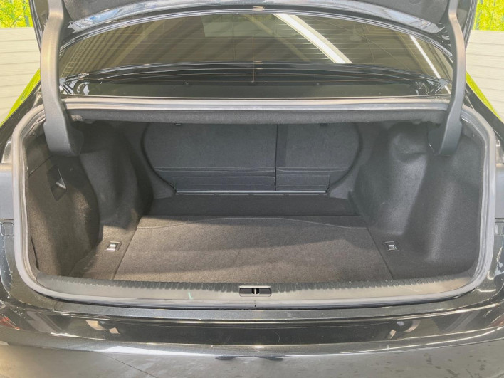 2017 Lexus IS DAA-AVE30 (UW-69f2a3f8f3703)[25]