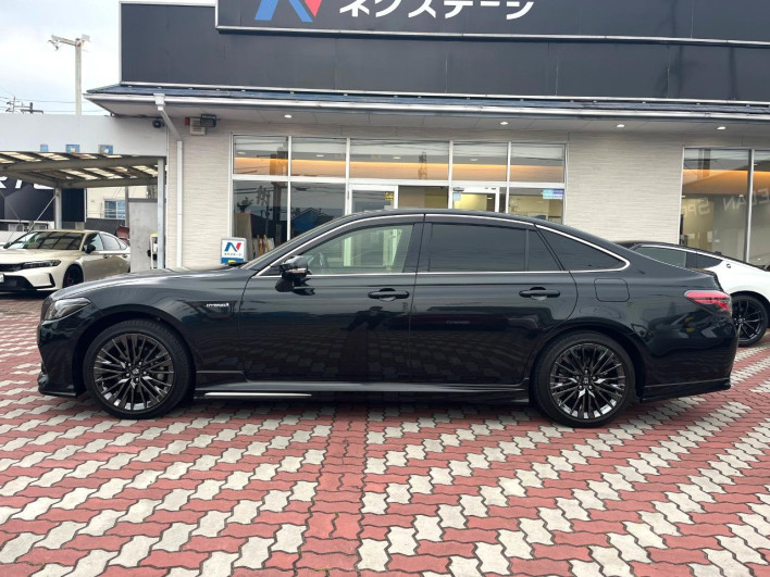 2020 Toyota Crown Hybrid 6AA-AZSH20 (UW-69f2a40746e09)[10]