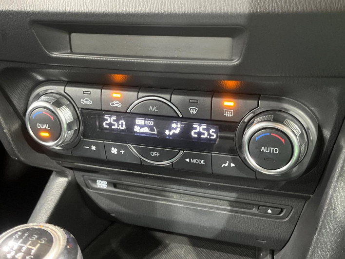 2013 Mazda Axela Sports DBA-BM5FS (UW-69f2a425685b9)[13]