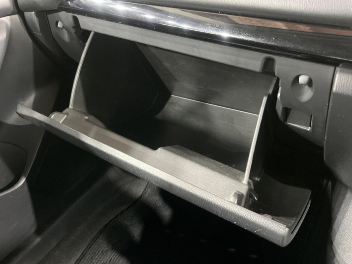 2013 Mazda Axela Sports DBA-BM5FS (UW-69f2a425685b9)[17]