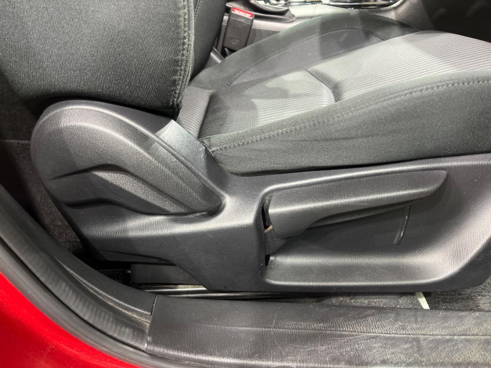 2013 Mazda Axela Sports DBA-BM5FS (UW-69f2a425685b9)[20]