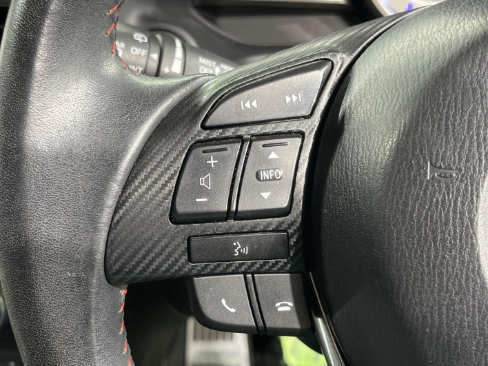 2013 Mazda Axela Sports DBA-BM5FS (UW-69f2a425685b9)[7]