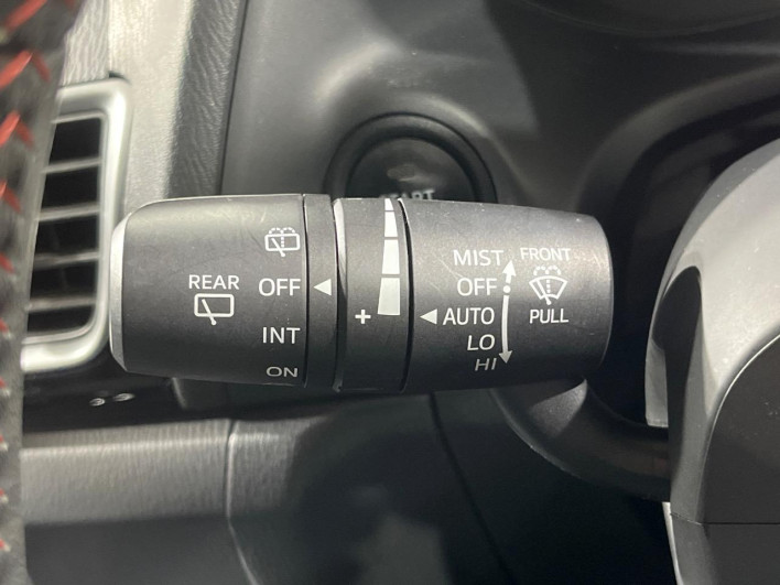 2013 Mazda Axela Sports DBA-BM5FS (UW-69f2a425685b9)[9]