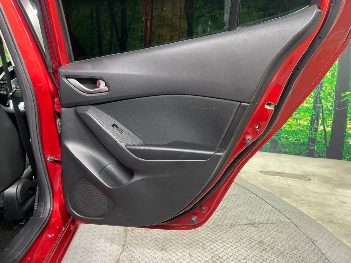 2013 Mazda Axela Sports DBA-BM5FS (UW-69f2a425685b9)[29]